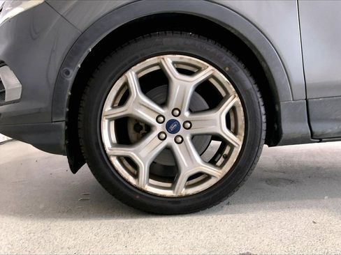 Used 2019 Ford Escape Titanium image 6