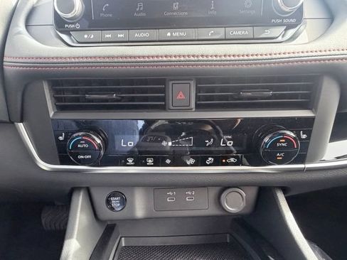 Used 2026 Nissan Rogue SV AWD/4WD image 15