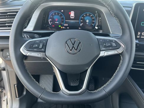 New 2026 Volkswagen Atlas Cross Sport SE FWD image 18