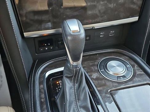 Used 2022 Nissan Armada Platinum w/ Captain's Chairs Package RWD image 12