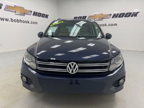 Used 2016 Volkswagen Tiguan SE image 2