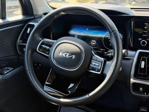 Used 2023 Kia Sorento SX AWD/4WD image 18