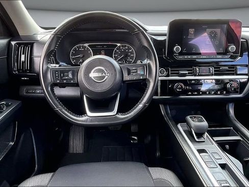 Certified 2024 Nissan Pathfinder SV FWD image 8