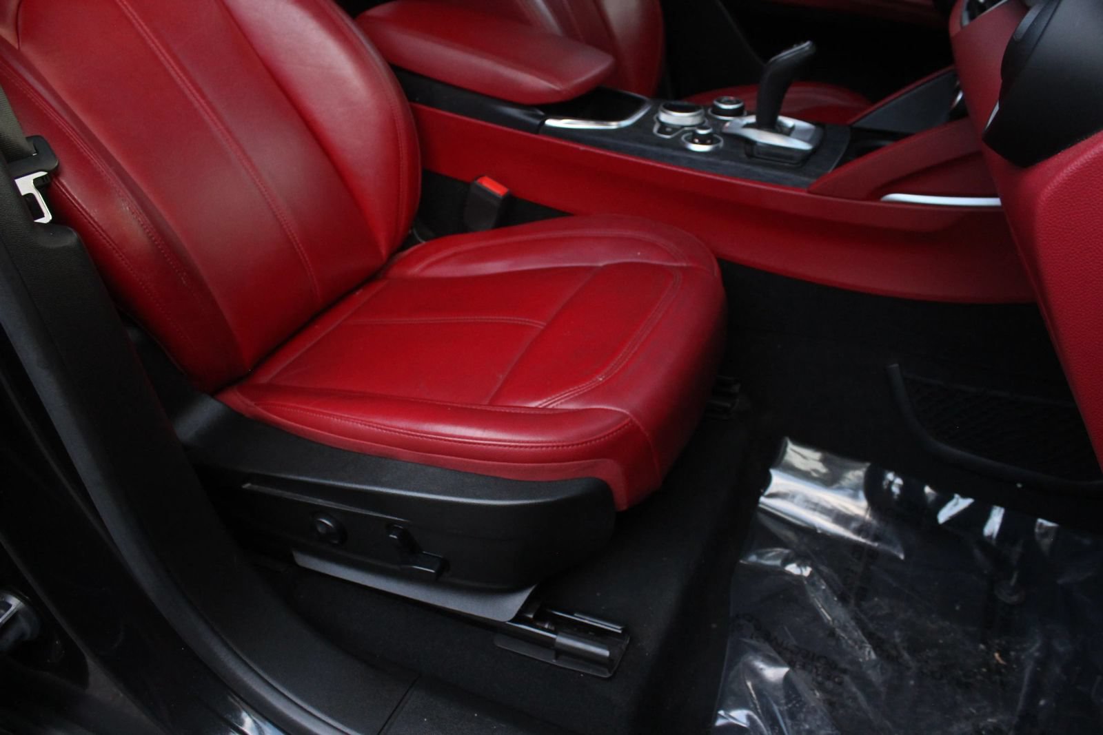 Used 2020 Alfa Romeo Stelvio AWD w/ Cold Weather Package image 27