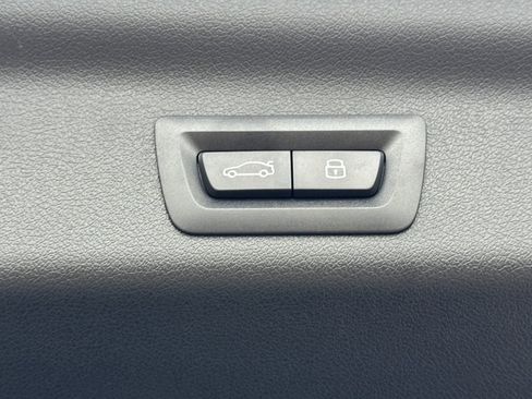 Used 2025 BMW X1 xDrive28i w/ Technology Package image 17