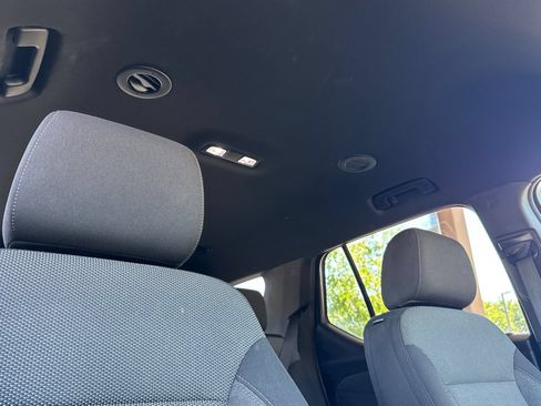 Used 2023 Chevrolet Traverse LT FWD image 27