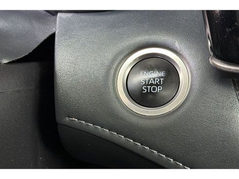 Certified 2025 Toyota Highlander XLE FWD image 26