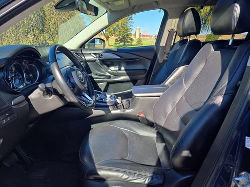 Used 2019 MAZDA CX-9 Touring w/ Touring Premium Package image 17