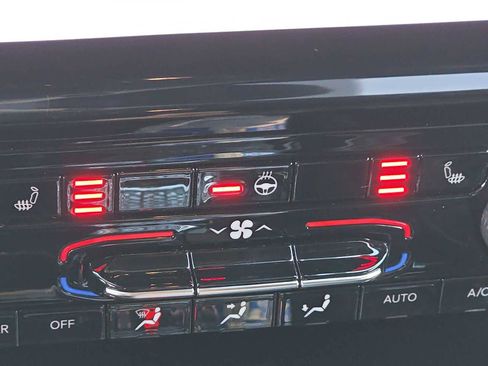 Certified 2024 Jeep Grand Cherokee L Limited w/ Black Appearance Package image 26