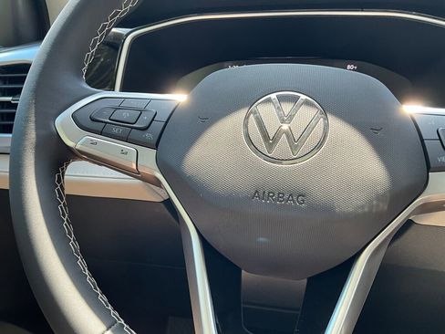 New 2025 Volkswagen Taos SE image 21