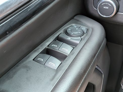 Used 2025 Chevrolet Tahoe Z71 AWD/4WD image 23
