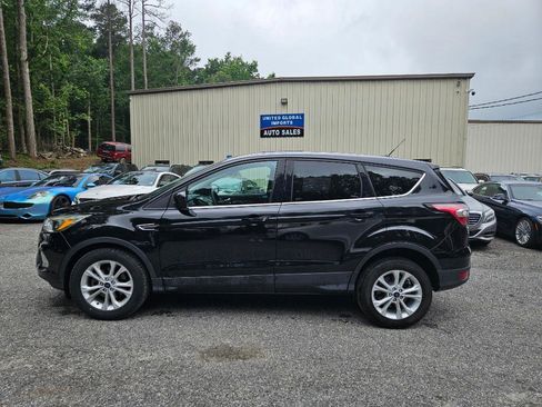 Used 2017 Ford Escape SE image 5