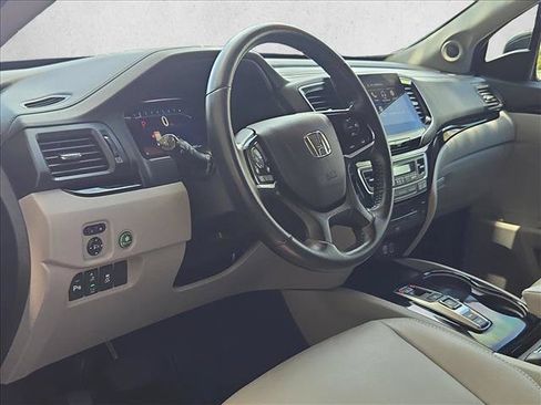 Used 2019 Honda Pilot Touring image 10