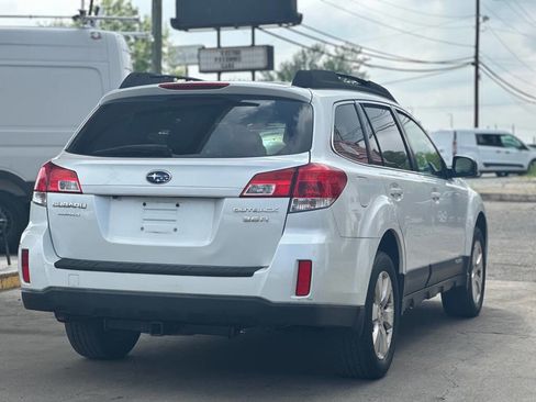 Used 2011 Subaru Outback 3.6R Premium w/ PWR Moonroof Pkg AWD/4WD image 7