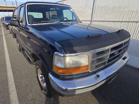 Used 1993 Ford Bronco XLT image 1
