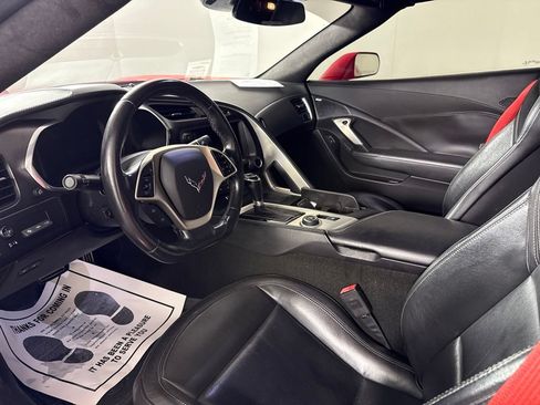 Used 2019 Chevrolet Corvette Stingray Coupe RWD image 17