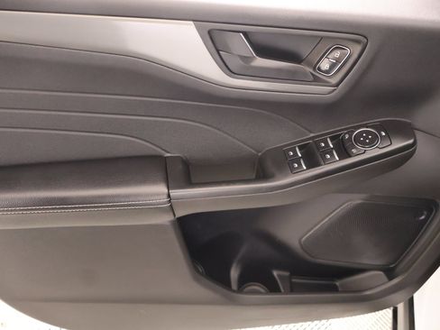 Used 2025 Ford Escape Active AWD/4WD image 14