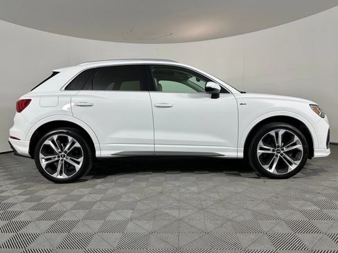 Used 2020 Audi Q3 2.0T Premium Plus w/ Premium Plus Package AWD/4WD image 32