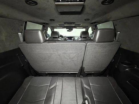 Used 2020 Cadillac Escalade ESV Platinum AWD/4WD image 16