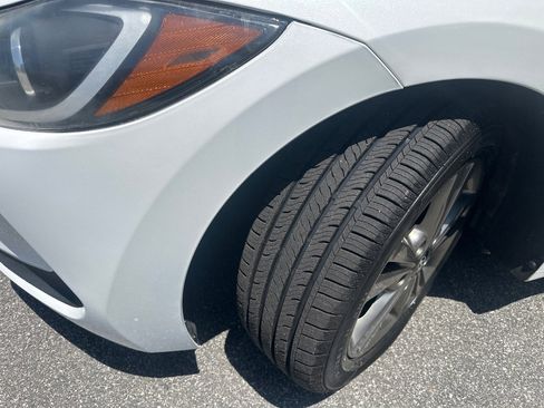 Used 2017 Hyundai Elantra SE FWD image 40