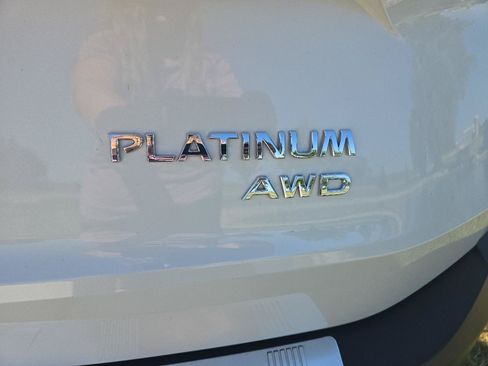 Used 2023 Nissan Rogue Platinum AWD/4WD image 6