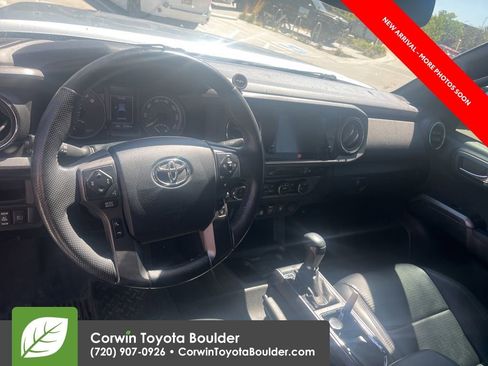Used 2019 Toyota Tacoma TRD Off-Road w/ TRD Premium Off Road Package AWD/4WD image 11