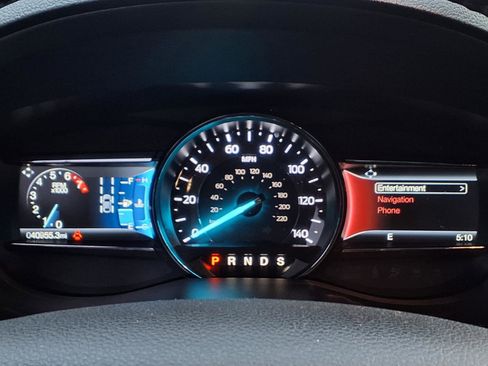 Certified 2019 Ford Explorer XLT w/ Equipment Group 202A image 20