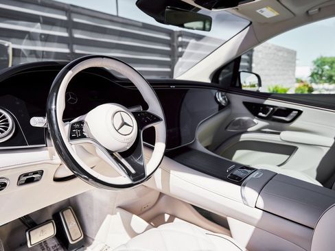 Used 2025 Mercedes-Benz Maybach EQS 680 Maybach EQS 680 image 2