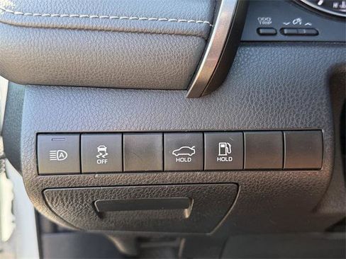 Certified 2023 Toyota Camry SE image 18