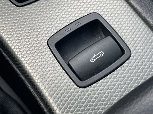 Used 2013 BMW 335i Convertible image 30