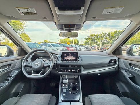 Used 2023 Nissan Rogue SV FWD image 17