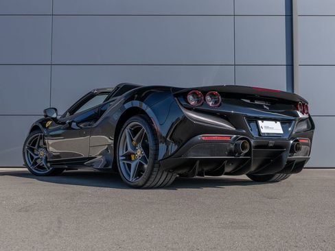 Used 2021 Ferrari F8 Tributo image 12