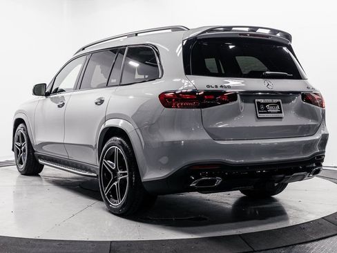 Used 2025 Mercedes-Benz GLS 450 4MATIC image 32