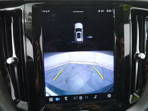 Used 2023 Volvo XC60 B5 Core image 18