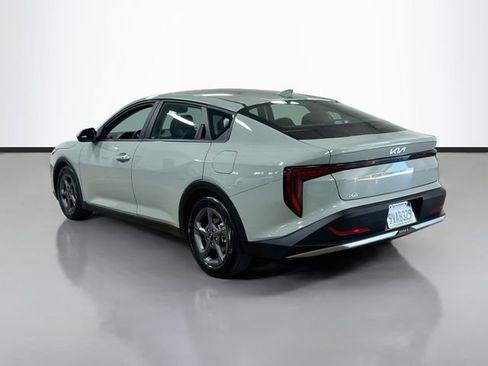 Certified 2025 Kia K4 FWD image 5