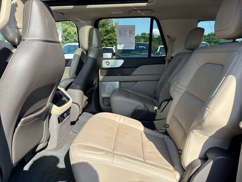 Used 2022 Lincoln Navigator L Reserve AWD/4WD image 24