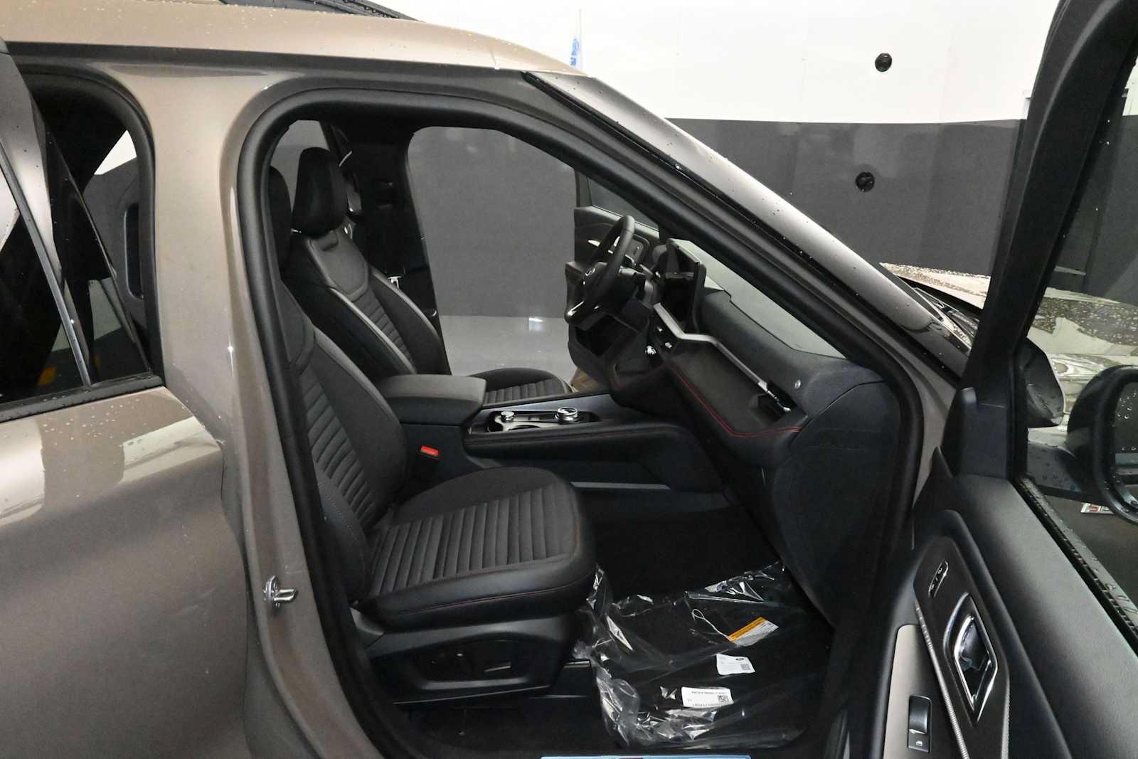 New 2026 Ford Explorer ST-Line AWD/4WD image 13