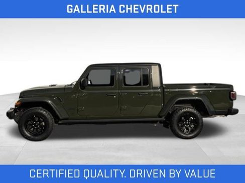 Used 2023 Jeep Gladiator Sport AWD/4WD image 4