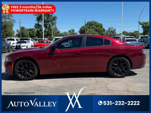 Used 2020 Dodge Charger SXT w/ Blacktop Package RWD image 4