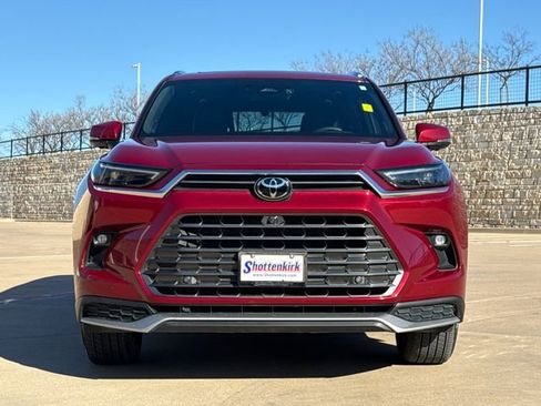 Used 2025 Toyota Grand Highlander AWD Hybrid image 2