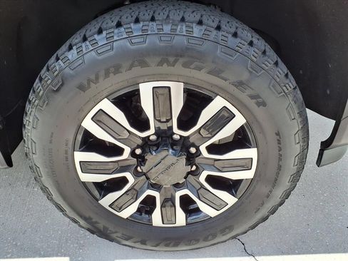 Used 2025 GMC Sierra 3500 Denali Ultimate AWD/4WD image 7