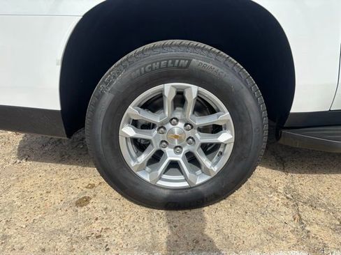 New 2026 Chevrolet Suburban LS w/ Max Trailering Package AWD/4WD image 9