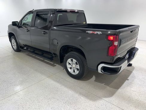 Used 2021 Chevrolet Silverado 1500 LT AWD/4WD image 3