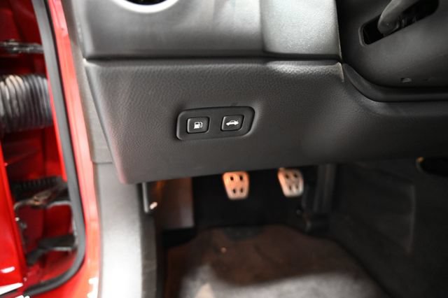 Used 2006 Chevrolet Corvette Coupe RWD image 24