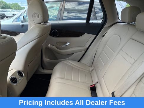 Used 2021 Mercedes-Benz GLC 300 4MATIC image 9