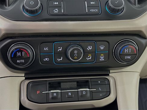 Used 2023 GMC Acadia Denali image 19