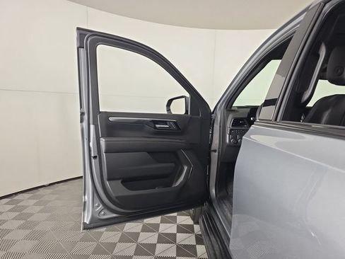 Used 2025 Chevrolet Suburban RST w/ Sun And Tow Package AWD/4WD image 24