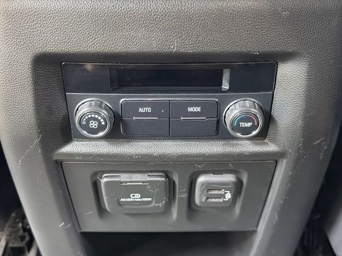 Used 2019 Chevrolet Traverse LT w/ LT Premium Package FWD image 24
