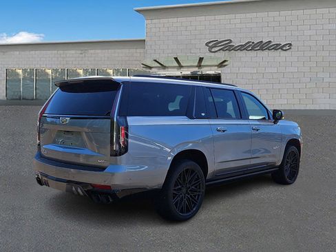 Used 2024 Cadillac Escalade ESV V w/ LPO, Floor Liner Package AWD/4WD image 4