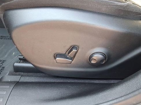 Used 2023 Jeep Cherokee Altitude Lux image 44